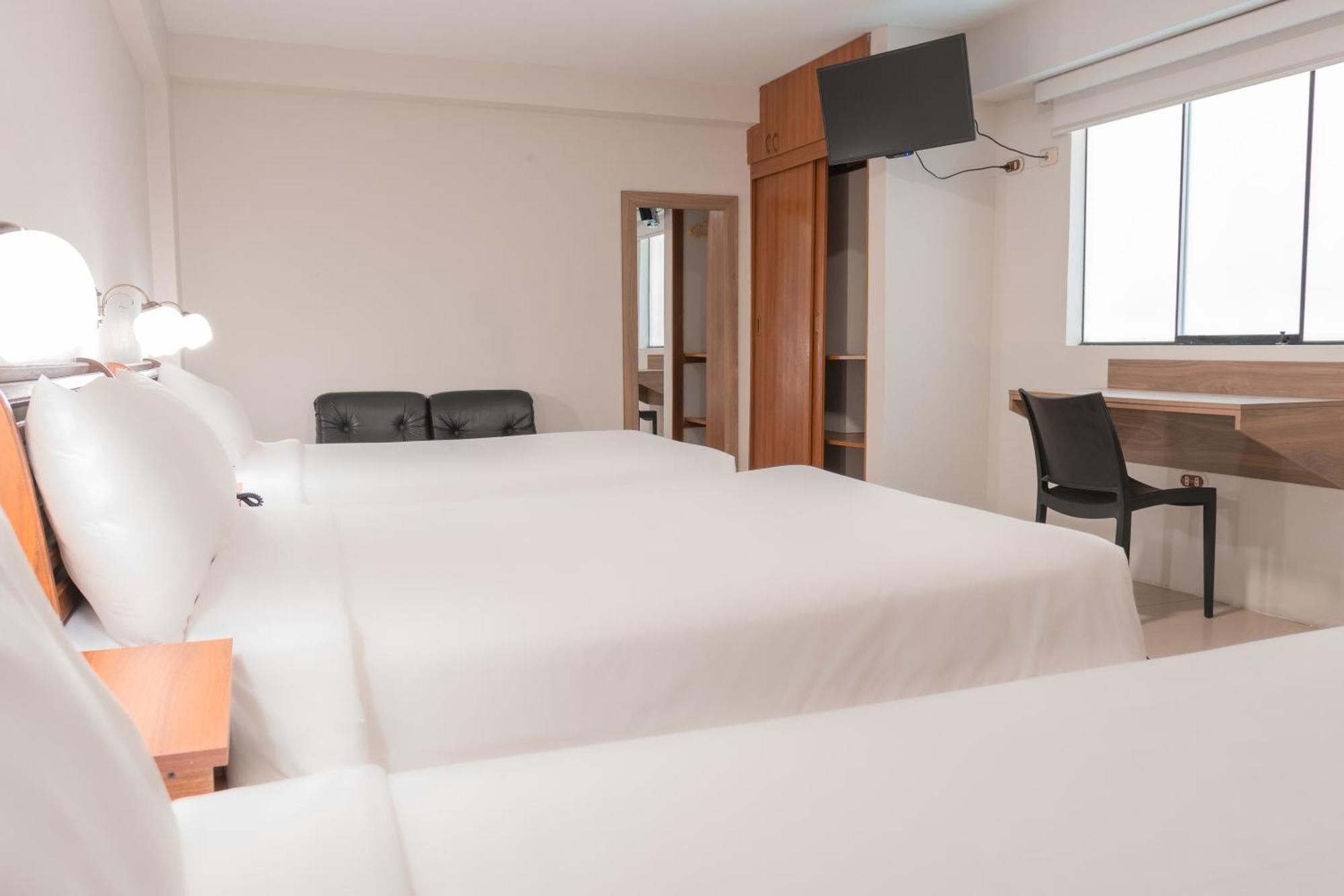 Hotel Alexander Трухильо Стая снимка