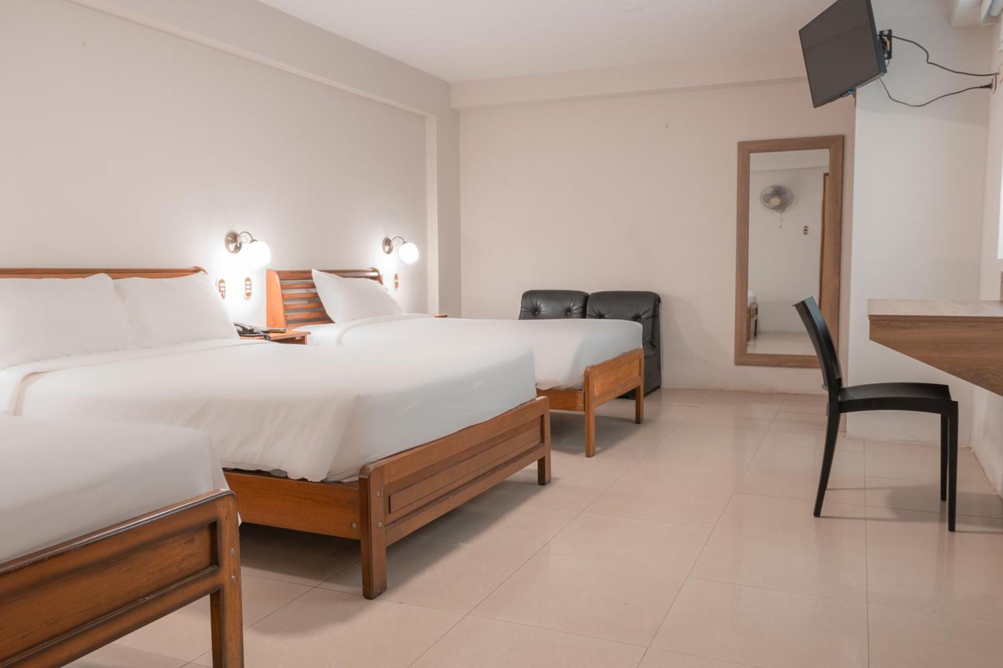 Hotel Alexander Трухильо Стая снимка