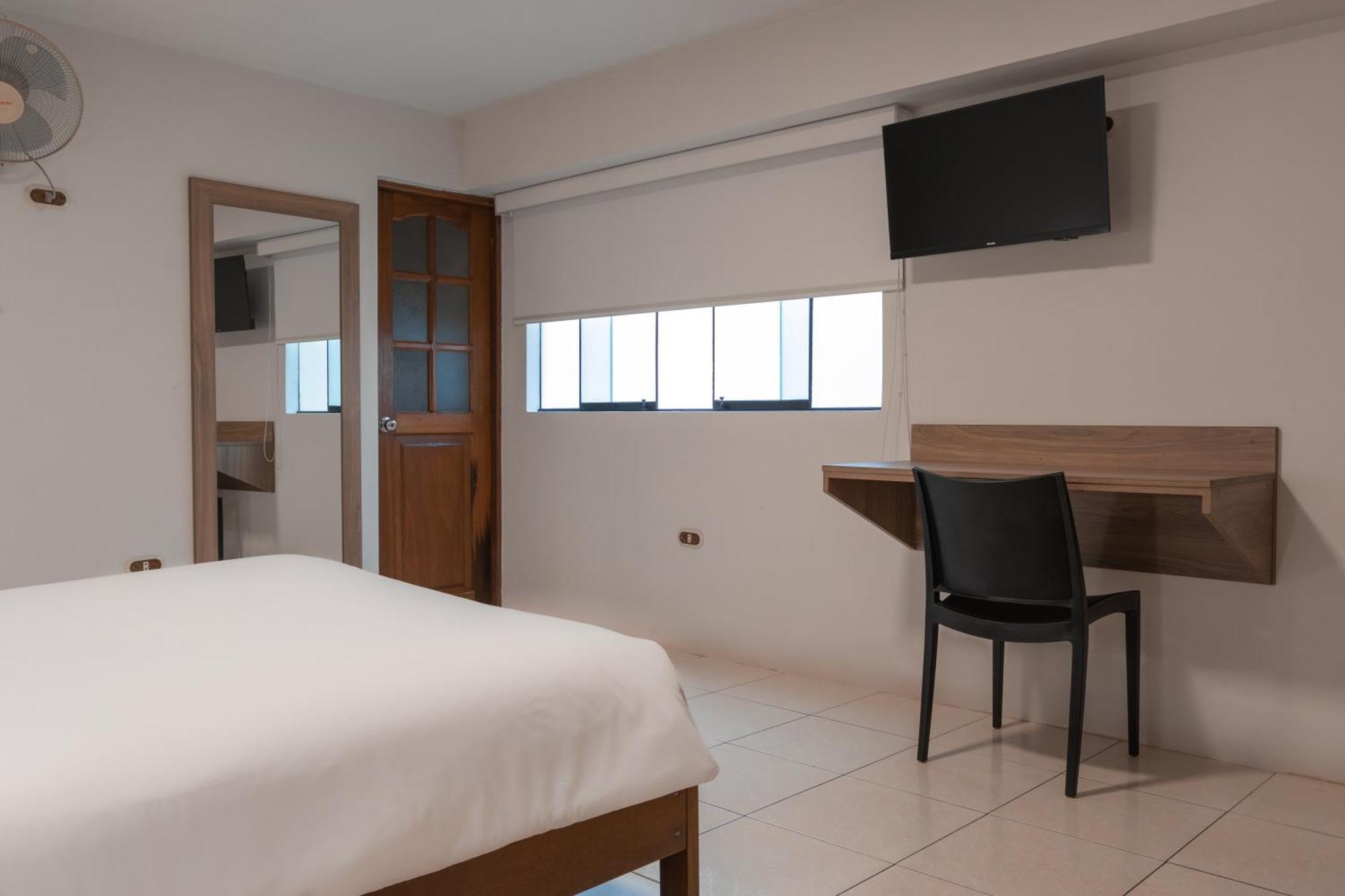 Hotel Alexander Трухильо Стая снимка