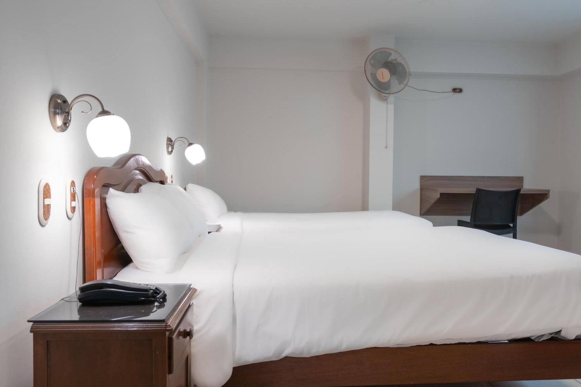 Hotel Alexander Трухильо Стая снимка