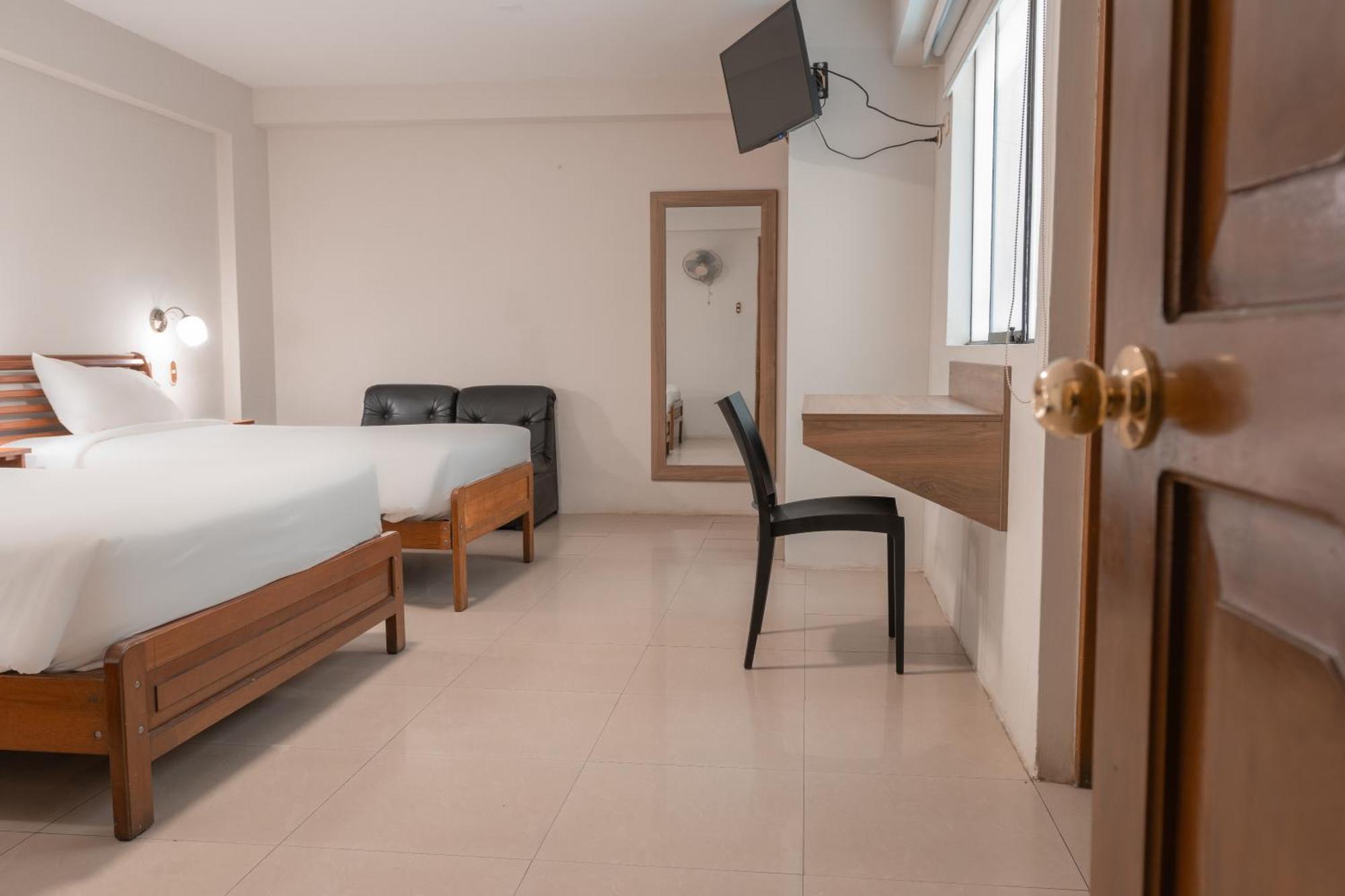 Hotel Alexander Трухильо Стая снимка